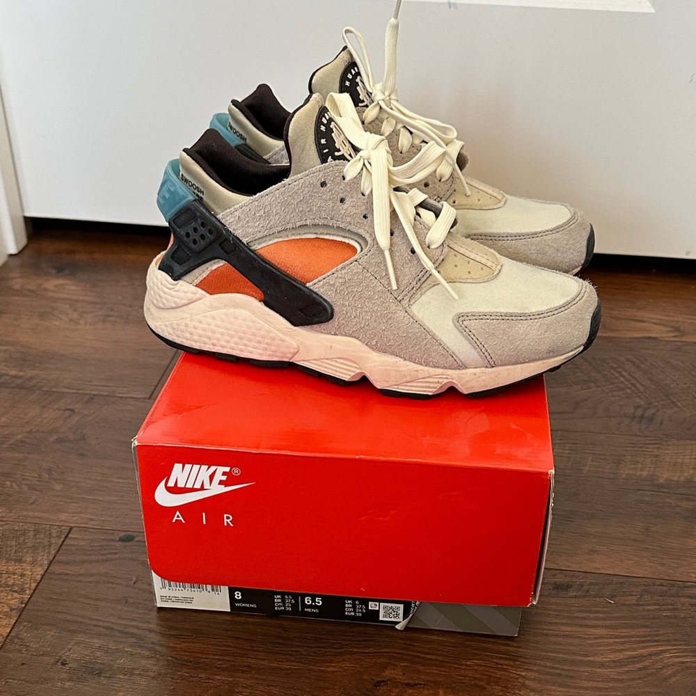 Nike Air Huarache in Moon Fossil/Dutch Blue-Rattan (Size 8 Women, Size 6.5 Men)
